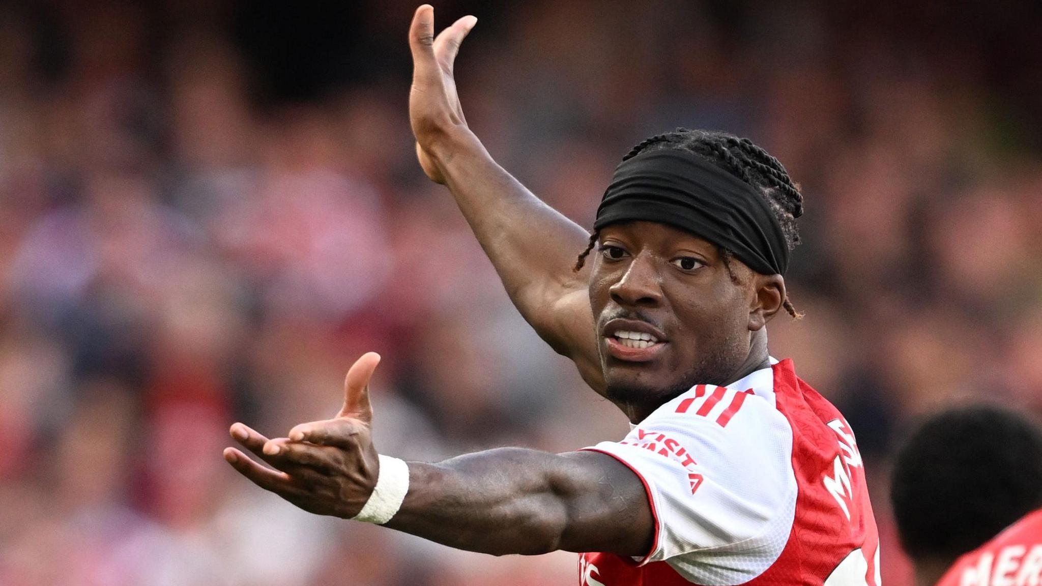 مادووکه، ستاره آرسنال، شش تا هشت هفته بیرون از میادین